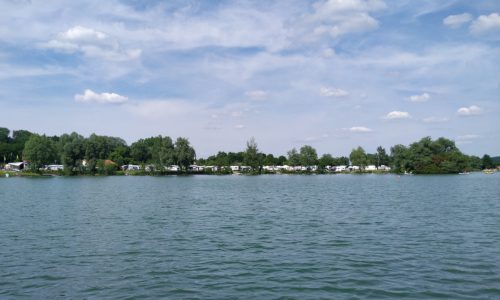 See-Camping-Guenztal_Blick-auf-Campingplatz-von-Seeseite