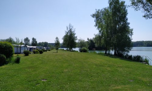 See-Camping-Guenztal_Lange_Badewiese_Stellplaetze_Suedblick
