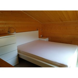 See-Camping-Guenztal_zweistoeckige-Huette_Schlafbereich-Obergeschoss